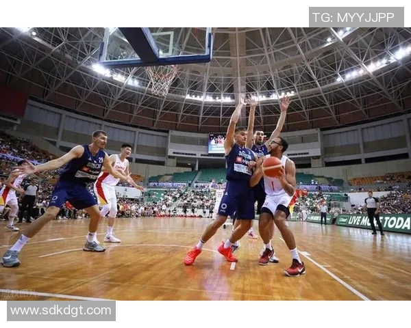 塞尔维亚篮球与菲律宾篮球的精彩对决分析与赛场表现探讨